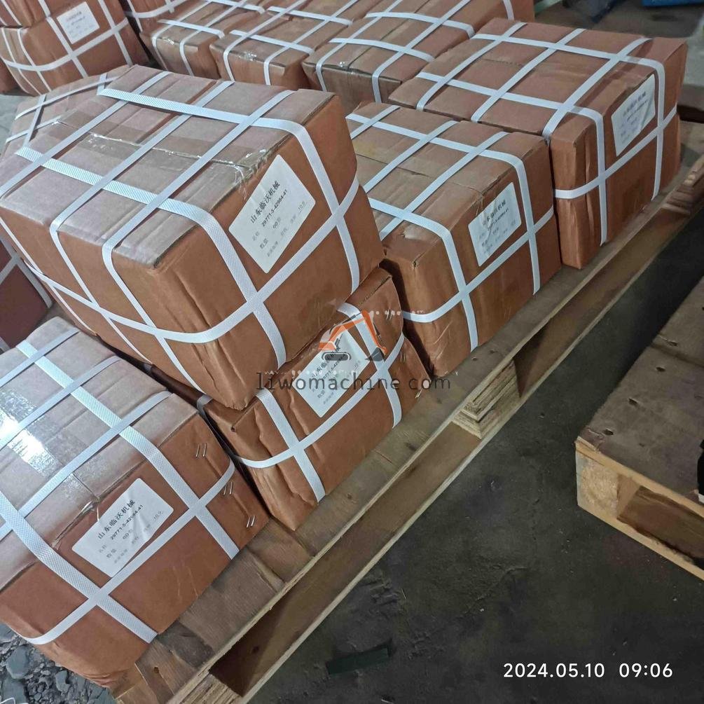 XCMG 01B1516 轮胎螺栓带帽 - Professional Construction Machinery Parts