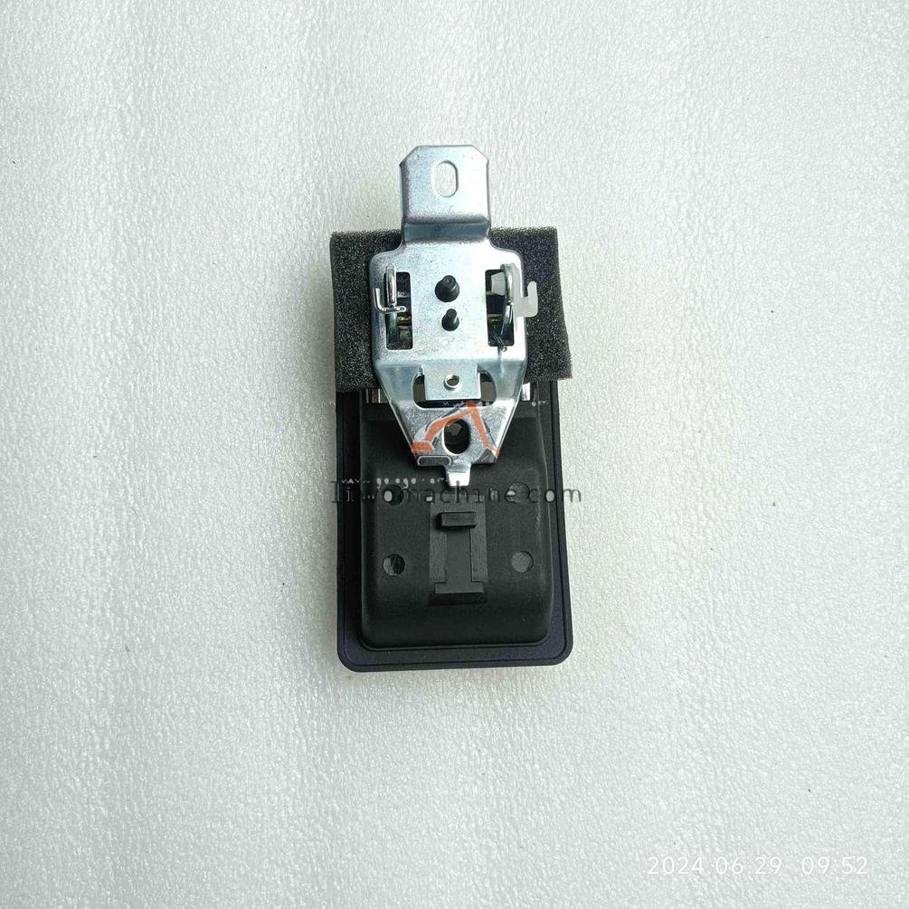 XCMG 101544-00051 内门锁 - Professional Construction Machinery Parts