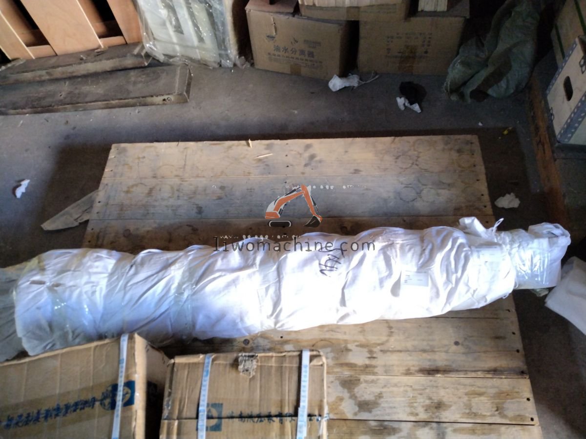 XCMG 10C3524 动臂油缸 - Professional Construction Machinery Parts