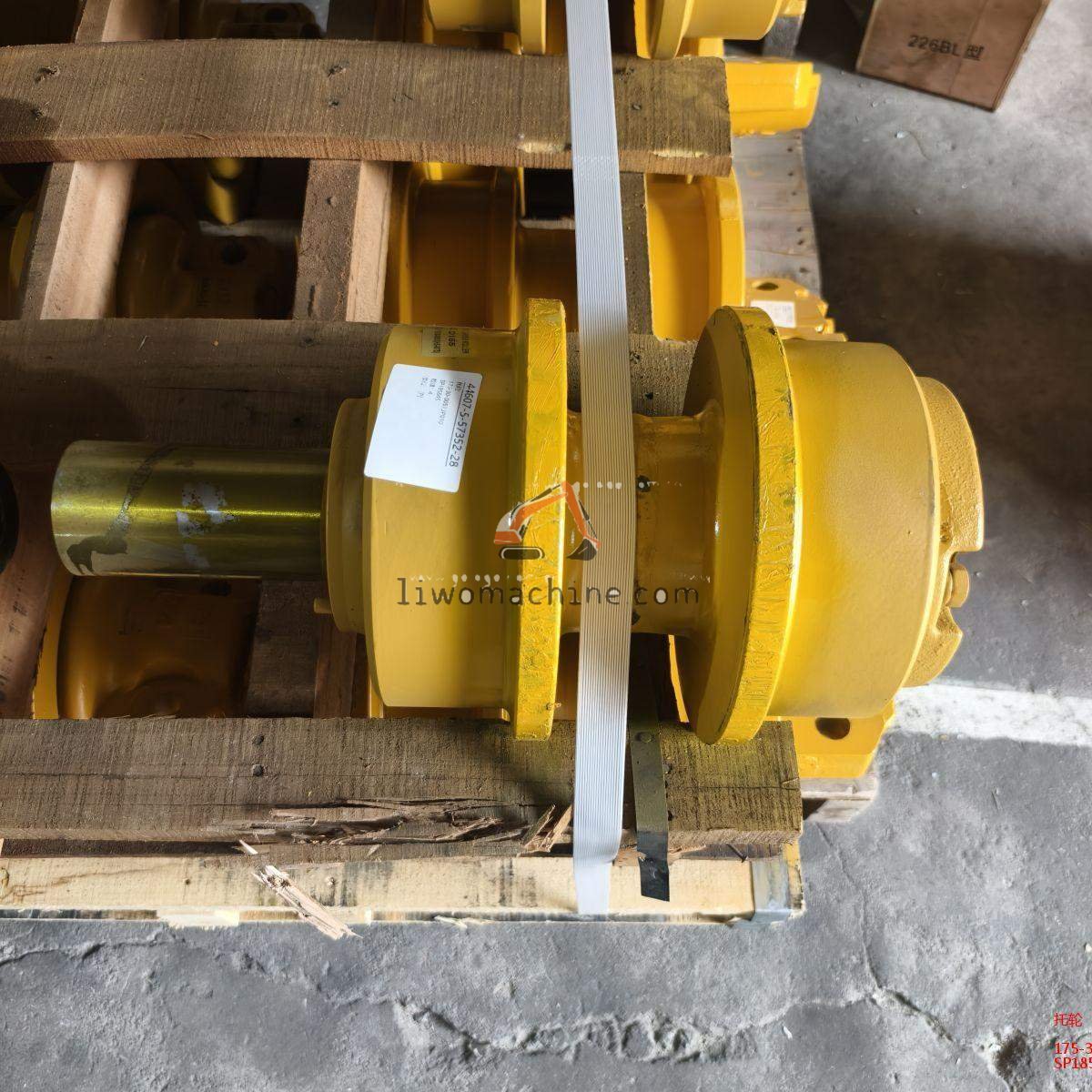 XCMG 175-30-00513P010 托轮 - Professional Construction Machinery Parts