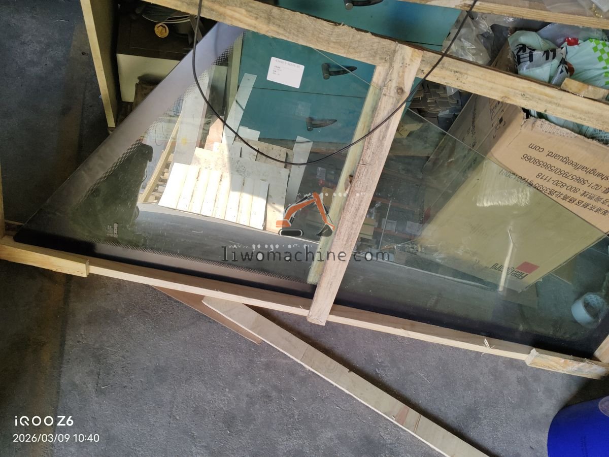 XCMG 251708105 右前玻璃 - Professional Construction Machinery Parts