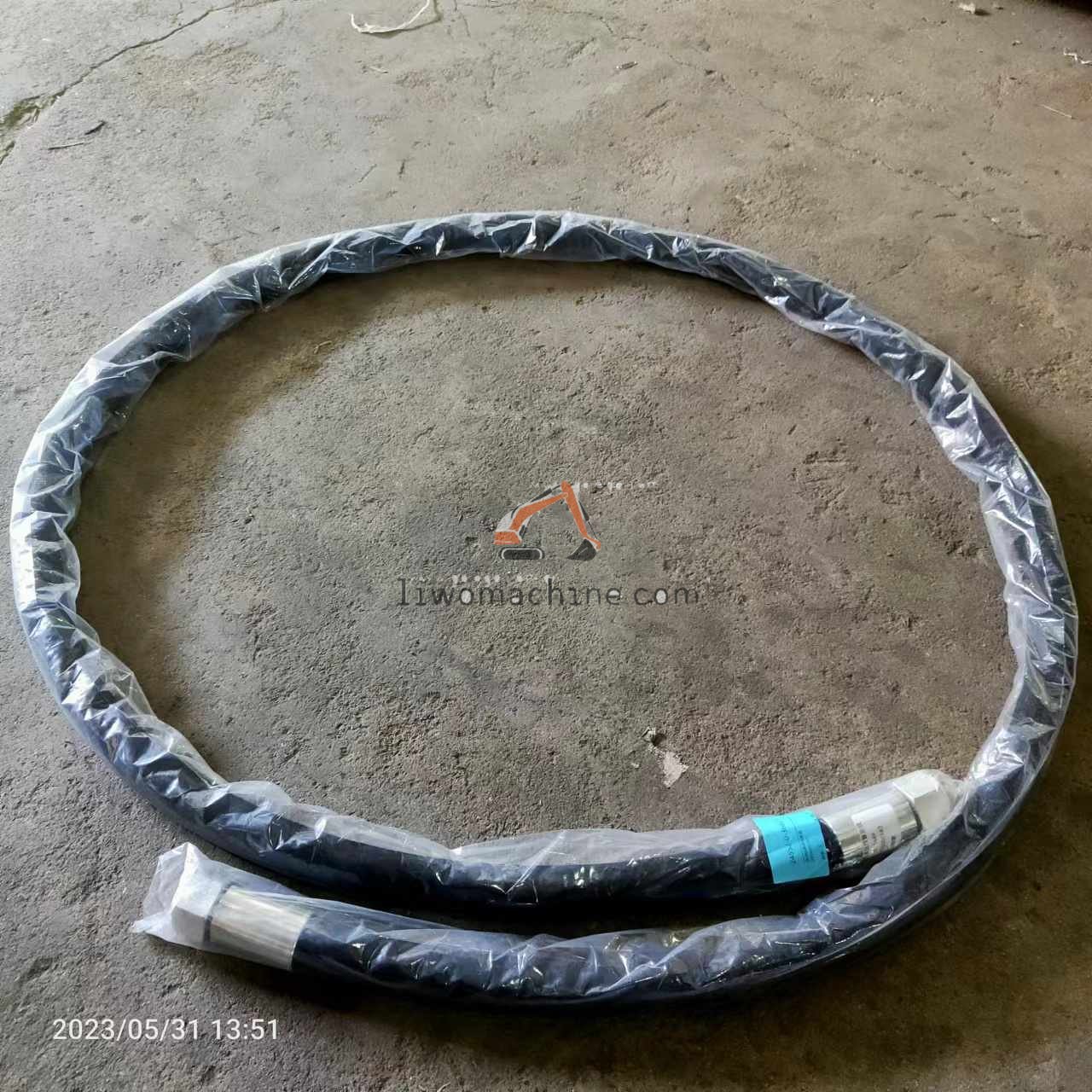 XCMG 29030031831 传动油散进油胶管 - Professional Construction Machinery Parts