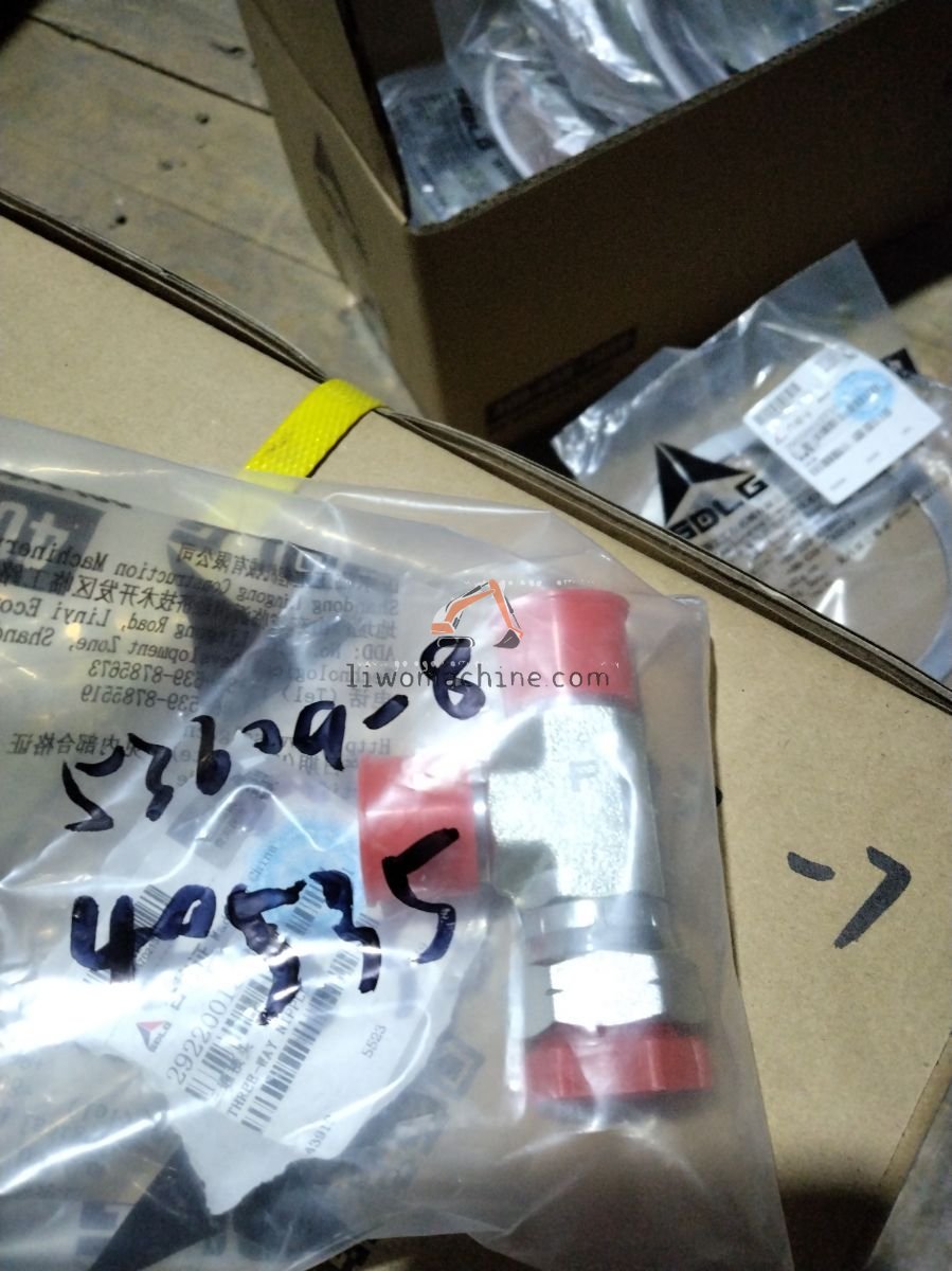 XCMG 29220012381 三通接头 - Professional Construction Machinery Parts
