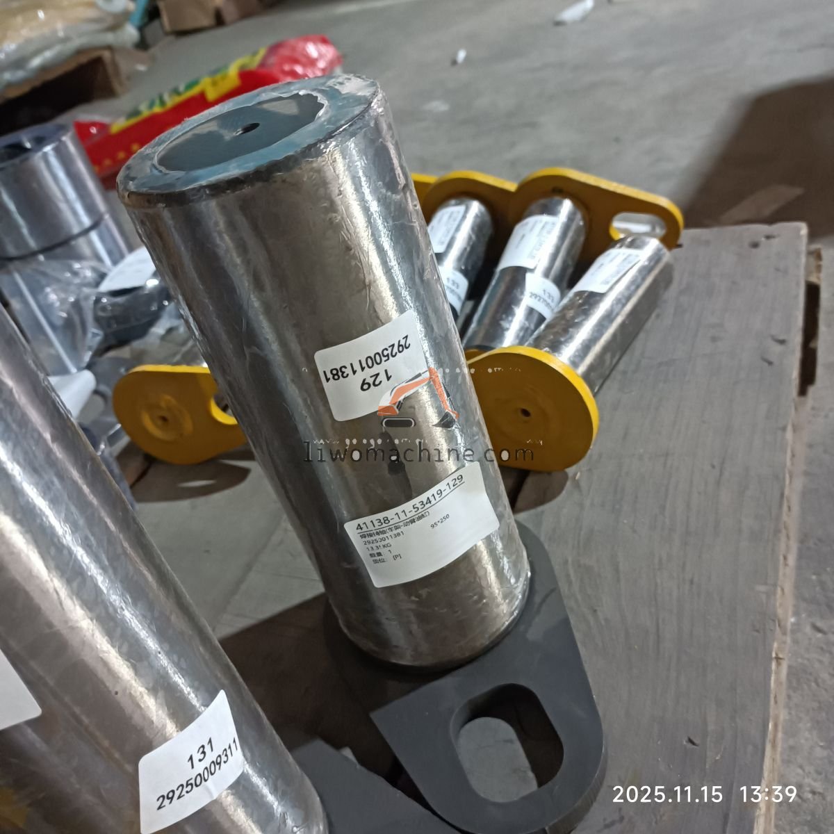 XCMG 29250011381 焊接销轴(车架-动臂油缸) - Professional Construction Machinery Parts