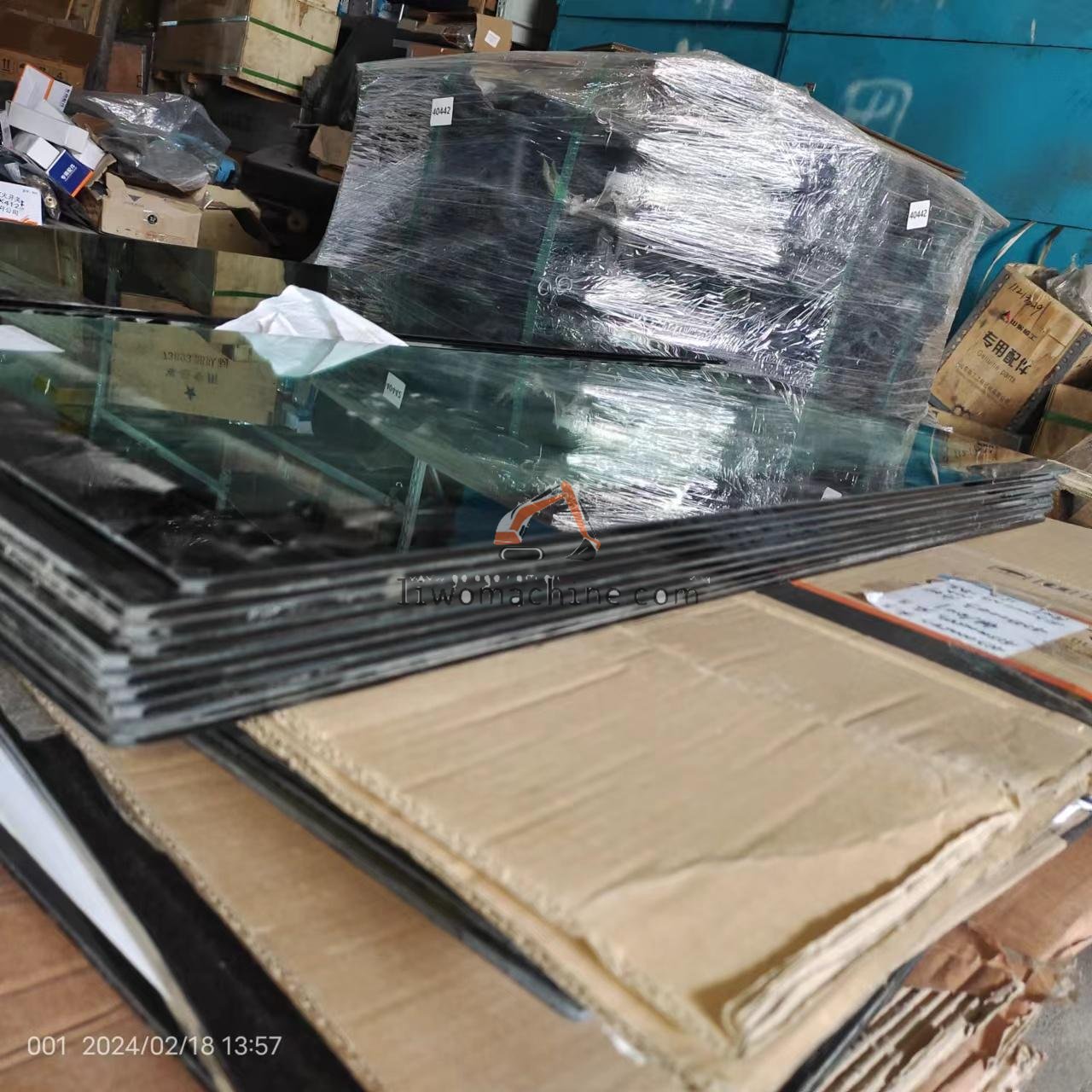 XCMG 29290013281 glass - Professional Construction Machinery Parts