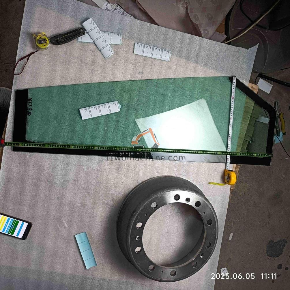 XCMG 29290039051 Glass - Professional Construction Machinery Parts
