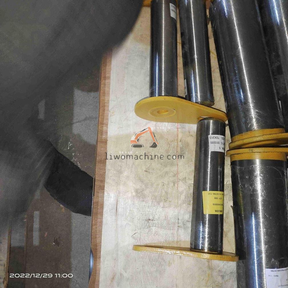 XCMG 30810000850 Boom lift cylinder lower pin - Professional Construction Machinery Parts