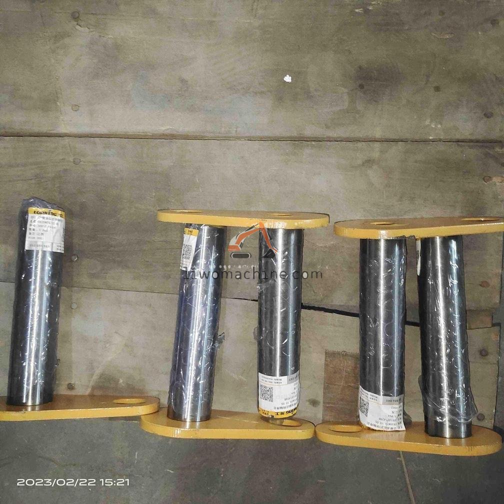 XCMG 30810014268 Boom Cylinder Pin - Frame from 09.2020 LG833N - Professional Construction Machinery Parts