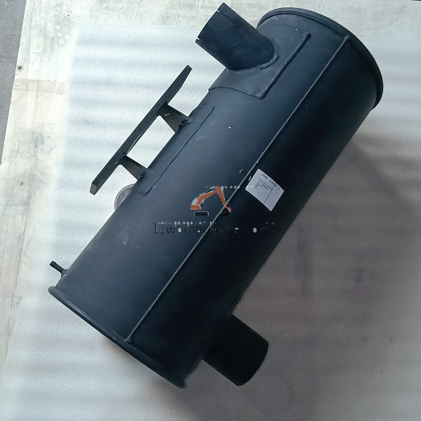 XCMG 380901027 GR215Ⅹ.01.5 消声器总成 - Professional Construction Machinery Parts