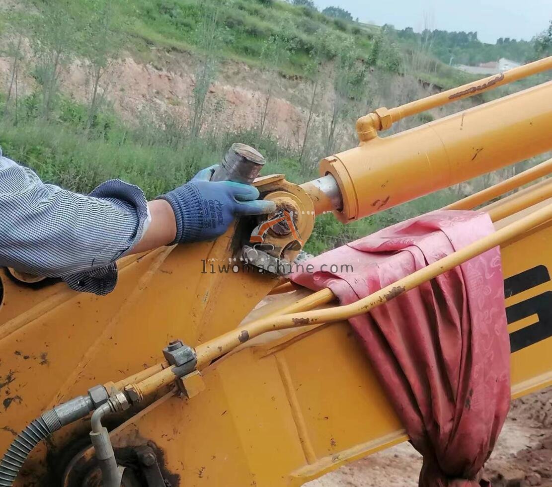 XCMG 4043002361 E680F斗杆油缸前销 - Professional Construction Machinery Parts