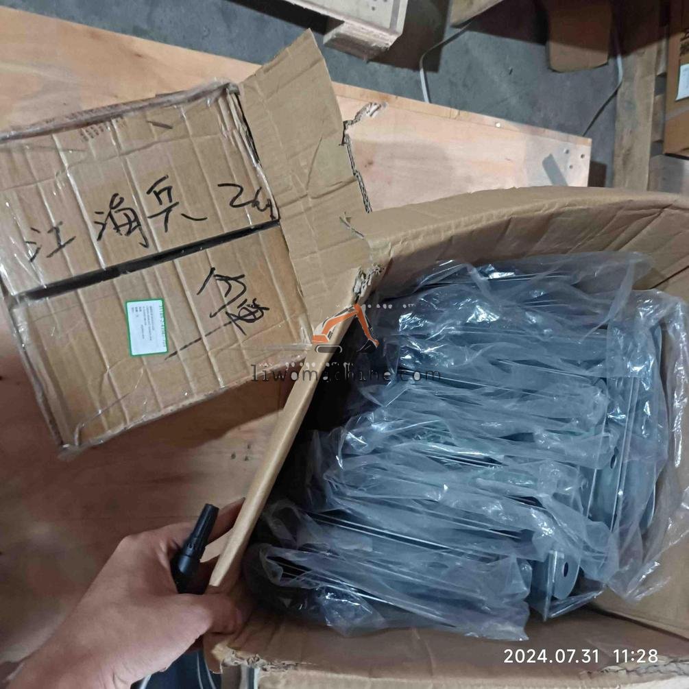 XCMG 4110000184138 FILTER SCREEN BRACKET 403403-404 - Professional Construction Machinery Parts