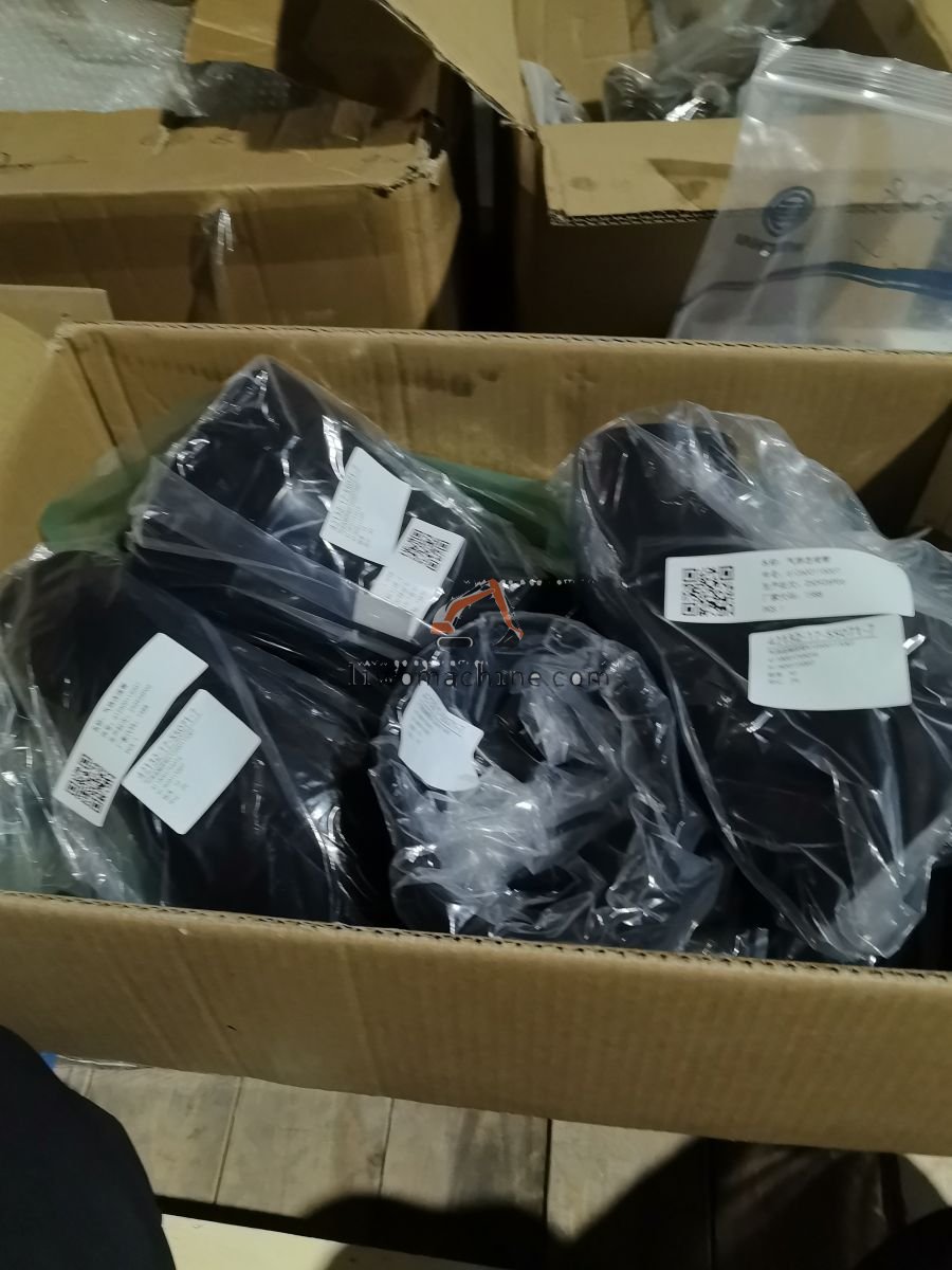 XCMG 4110001755016 气路连接胶管612600115007 - Professional Construction Machinery Parts