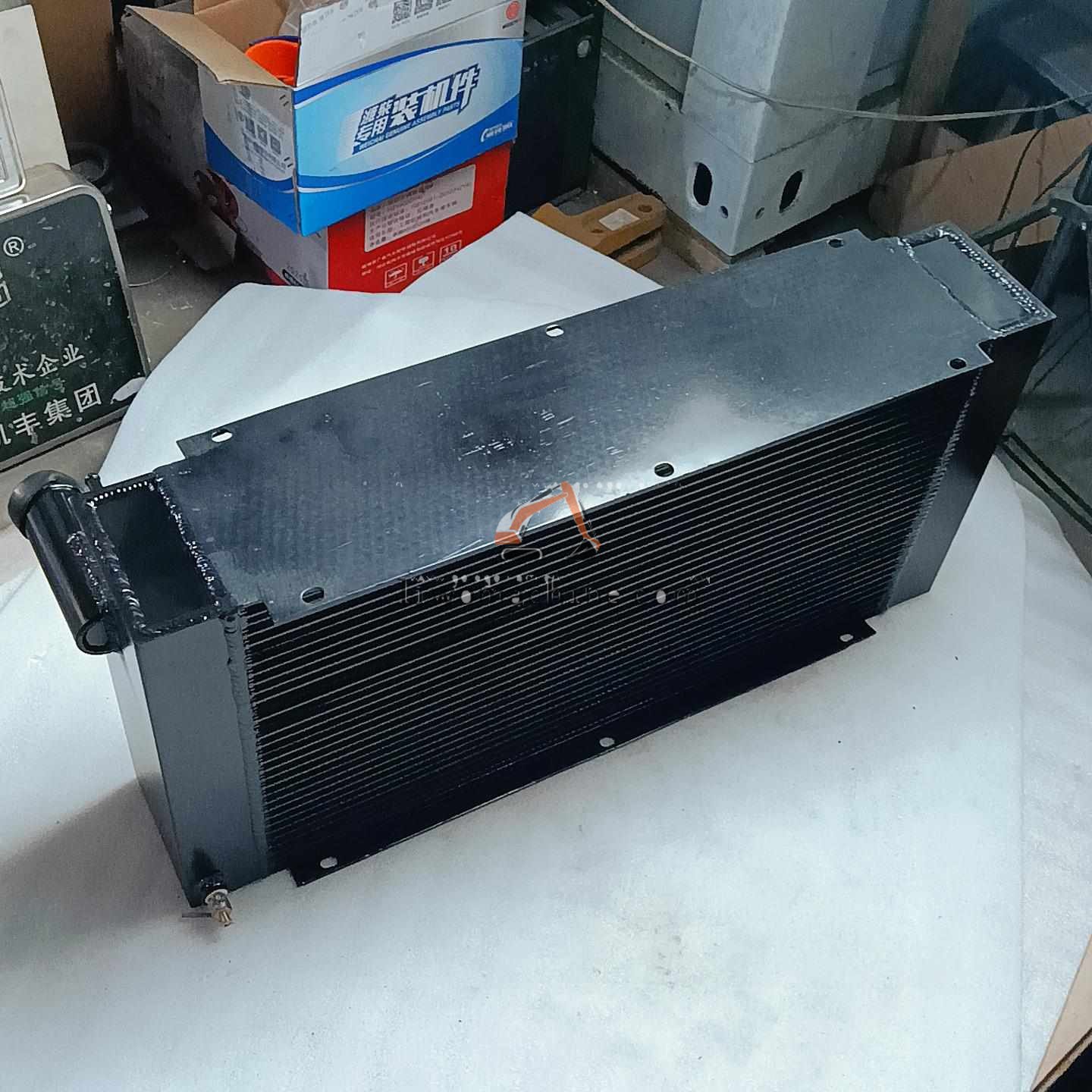 XCMG 4110001908005 水散热器LY-LGG8190-37-010 - Professional Construction Machinery Parts