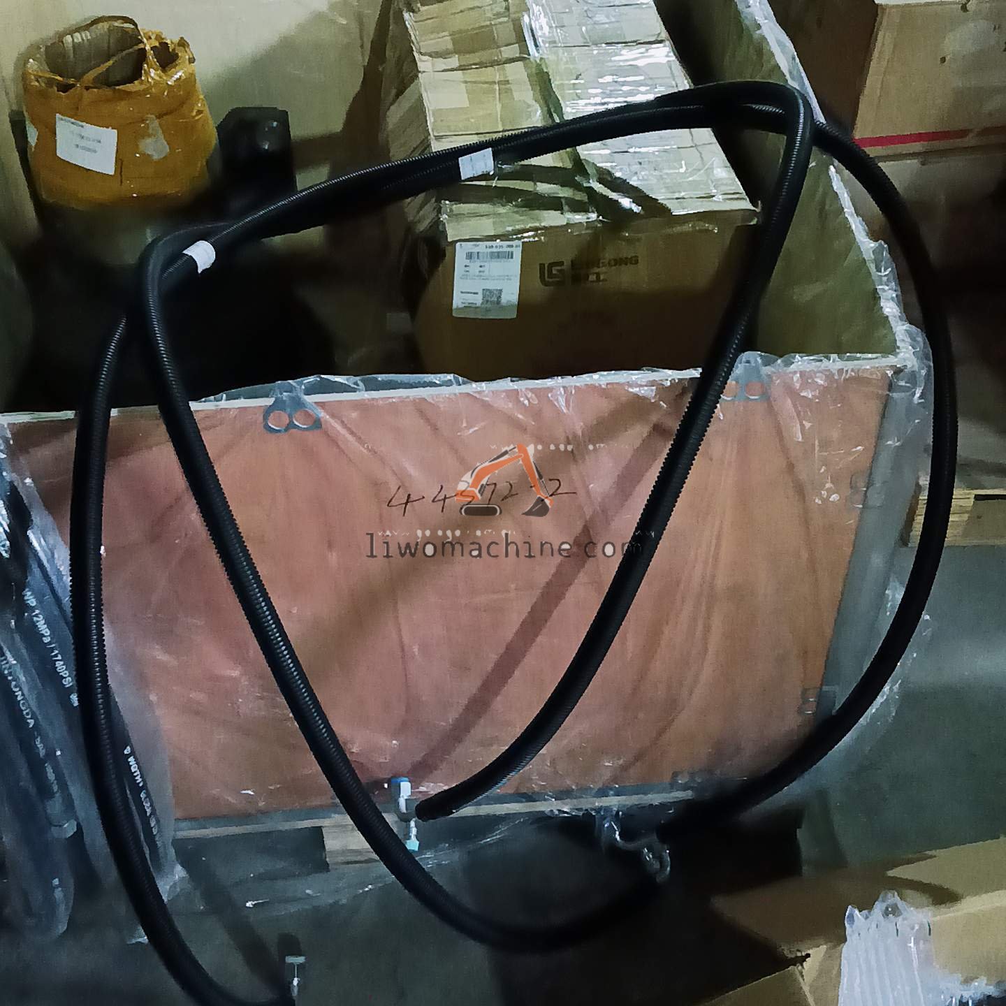 XCMG 4120001513 管路：压缩机-冷凝器3000 - Professional Construction Machinery Parts