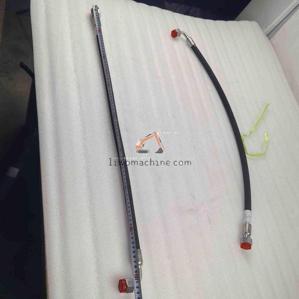 XCMG 4120004727 软管20411-22-06TZ/20441-22-06TZ×FC687-06×1390 - Professional Construction Machinery Parts
