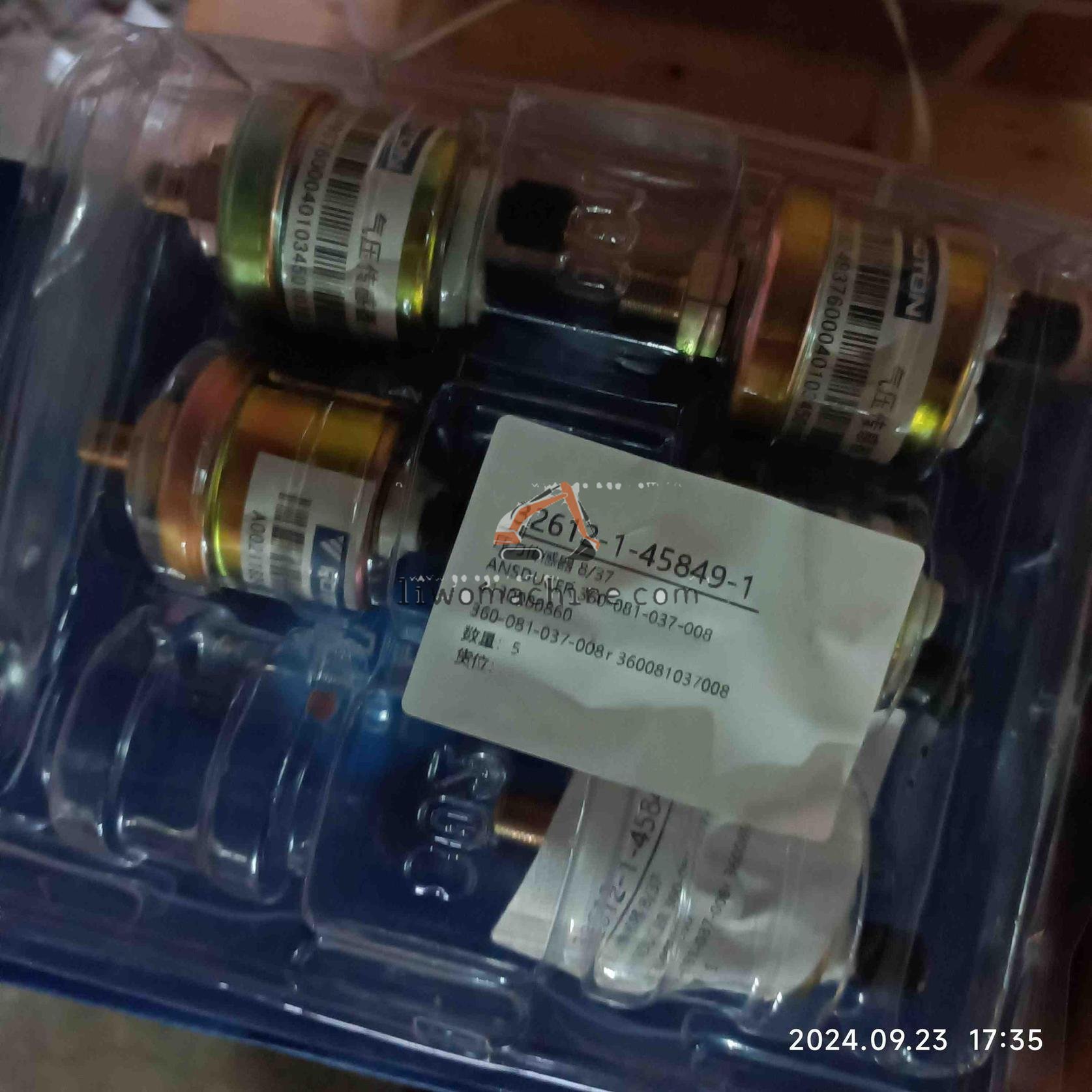 XCMG 4130000860 PRESSURE TRANSDUCER 360-081-037-008 - Professional Construction Machinery Parts