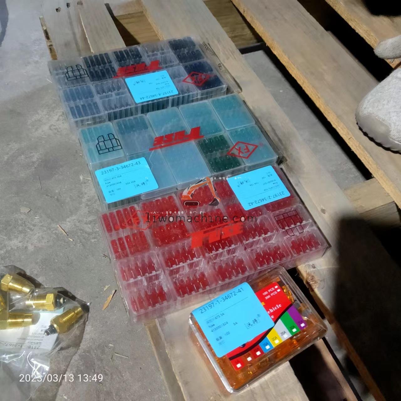 XCMG 4130001327 fuse - Professional Construction Machinery Parts