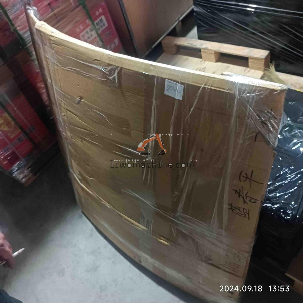 XCMG 51B0040 前挡风玻璃 - Professional Construction Machinery Parts