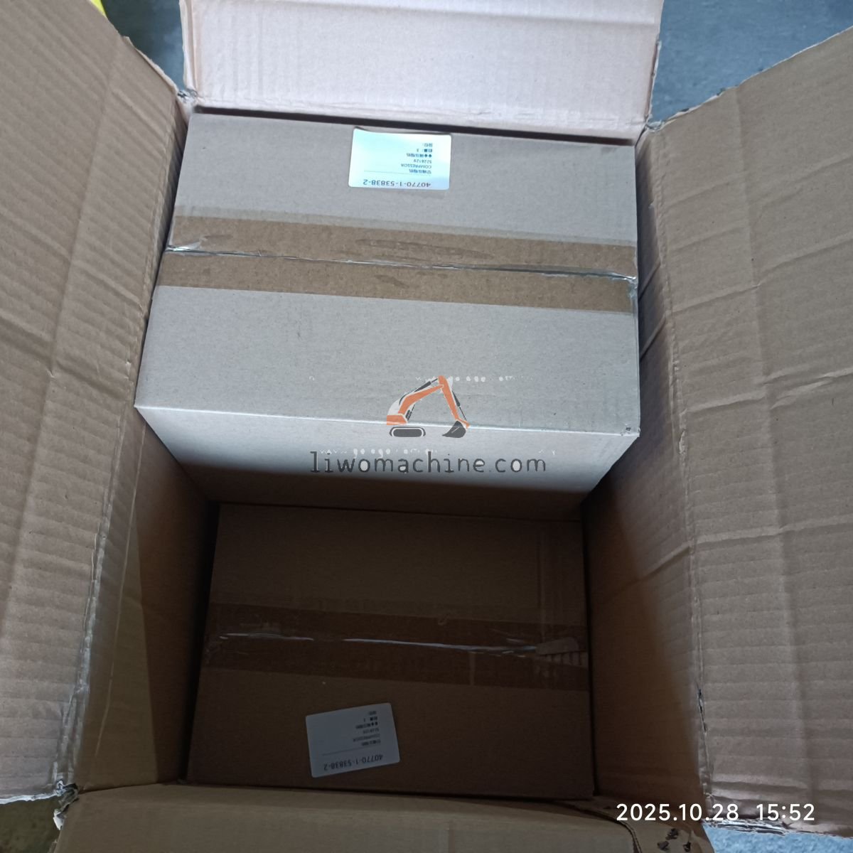 XCMG 5228129 空调压缩机 - Professional Construction Machinery Parts