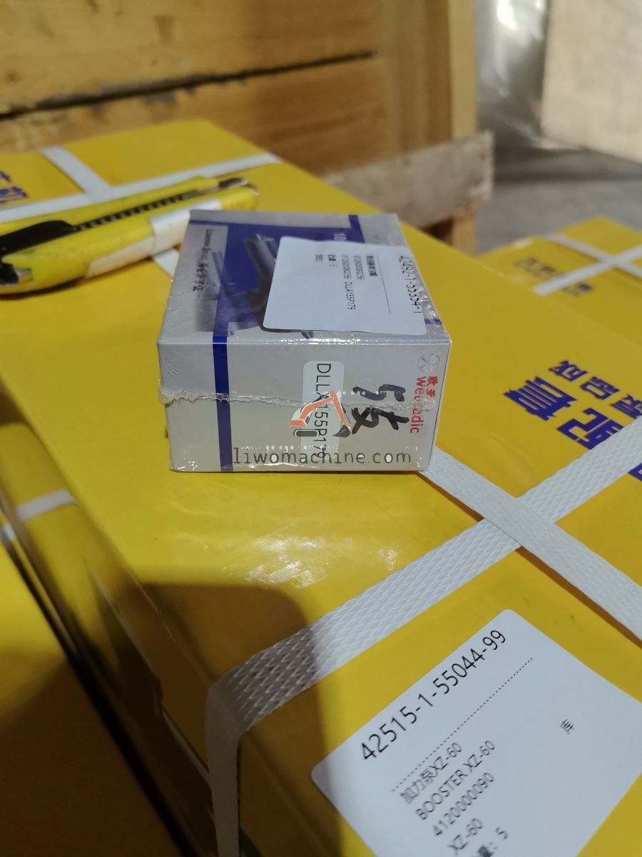 XCMG 612600080256 喷油器喷油嘴 - Professional Construction Machinery Parts