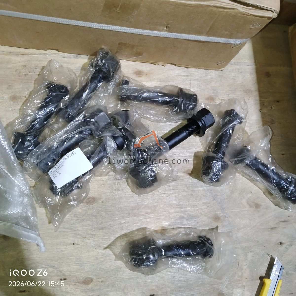 XCMG 710W45501-0141 车轮螺栓+螺母 - Professional Construction Machinery Parts