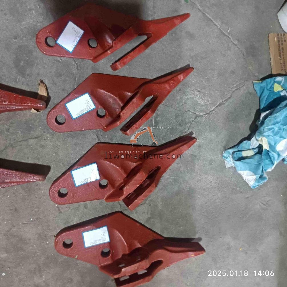 XCMG 72A3243 柳工CLG766A斗齿右边齿 - Professional Construction Machinery Parts