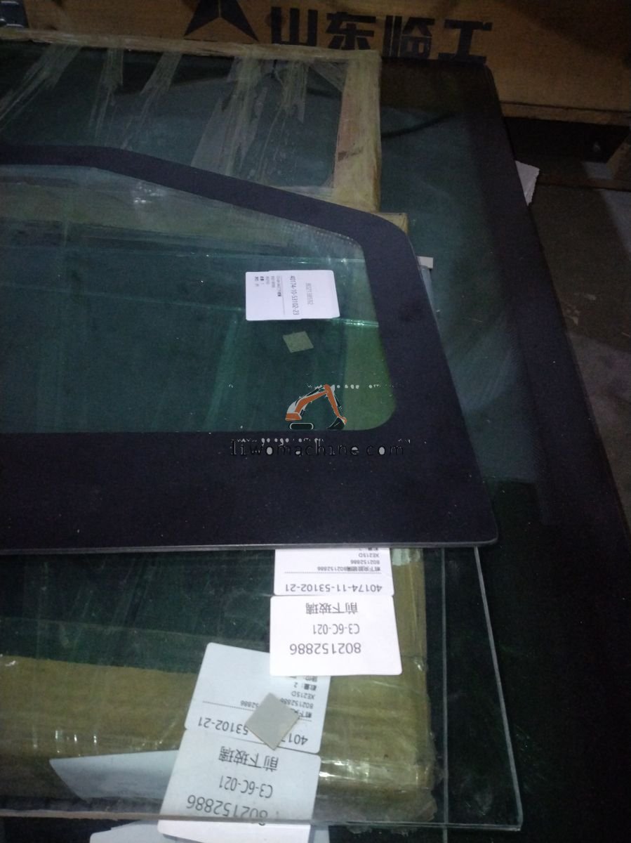 XCMG 802138592 C3-6A-042门下玻璃 - Professional Construction Machinery Parts