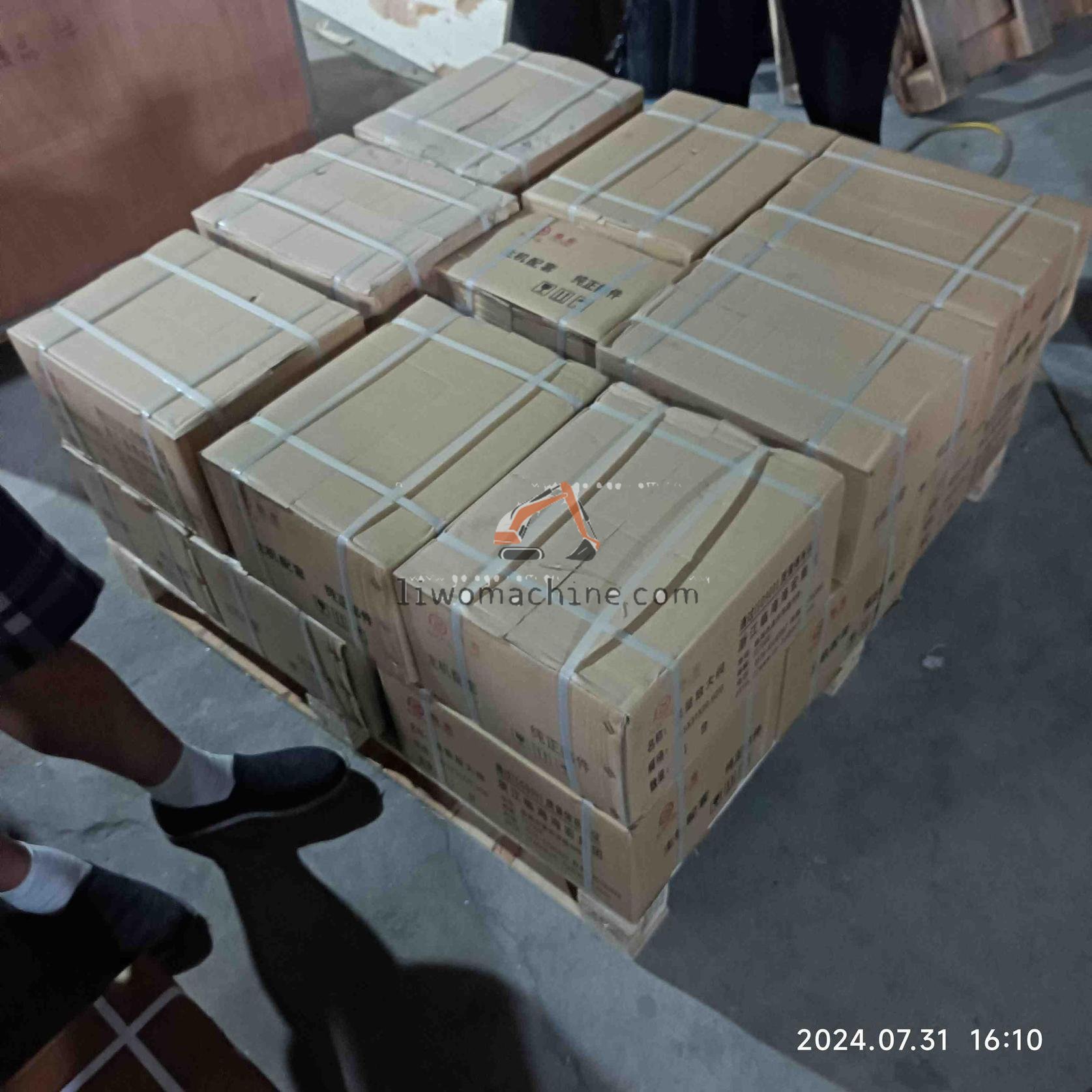 XCMG 803004038 流量放大阀 - Professional Construction Machinery Parts