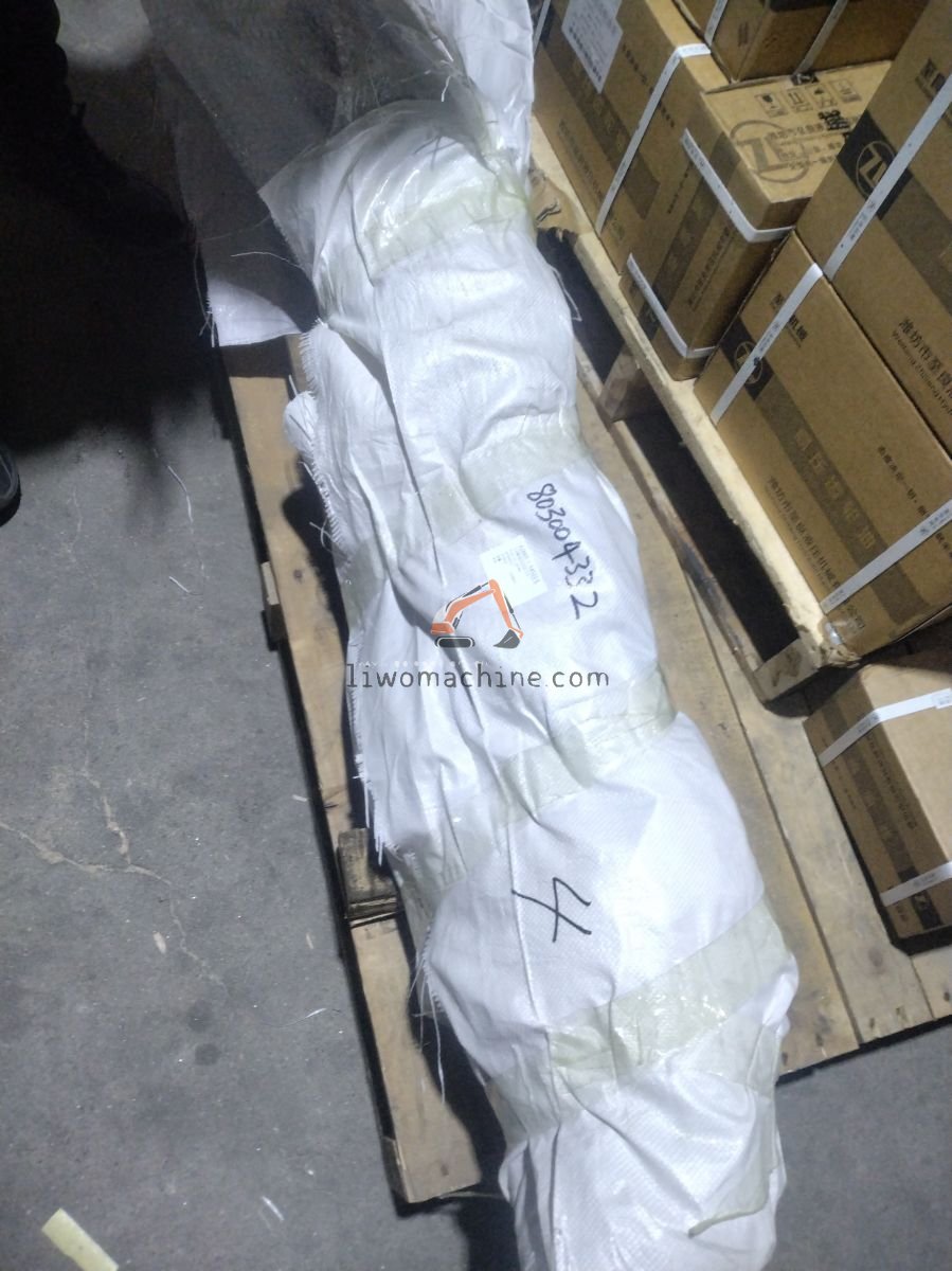 XCMG 803004332 Right Lift Cylinder - Professional Construction Machinery Parts