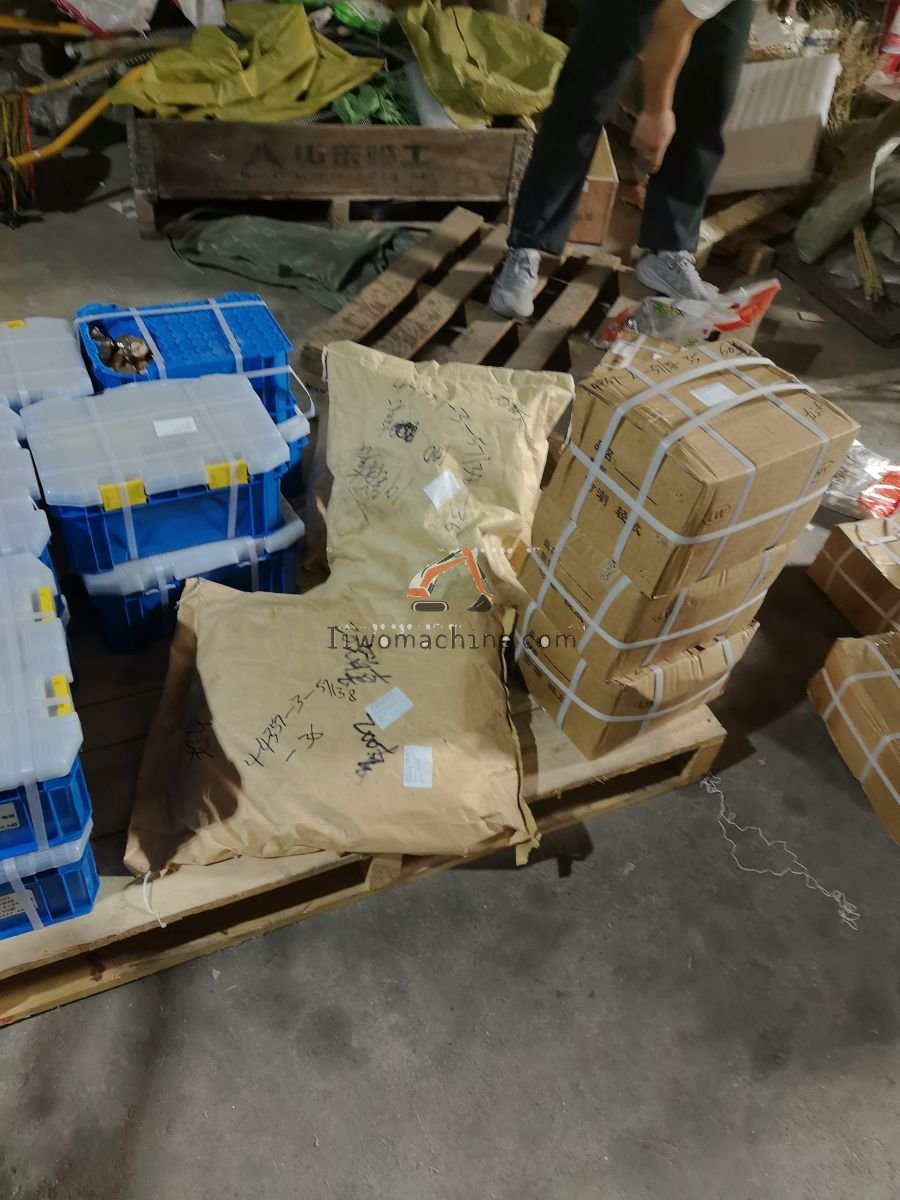 XCMG 860115782 轮辋螺栓79600118(美驰) - Professional Construction Machinery Parts