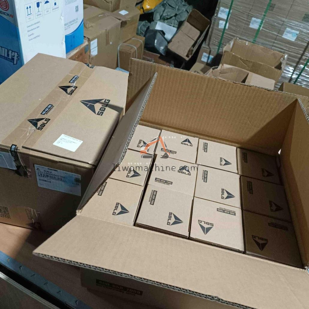 XCMG J4110000507007 最小销售量：24个或24的倍数 - Professional Construction Machinery Parts
