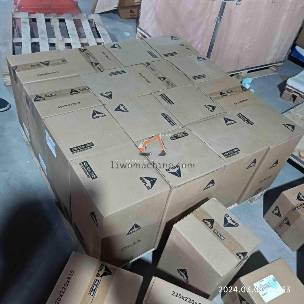 XCMG J4110000589016 最小销售量：2个或2的倍数 - Professional Construction Machinery Parts