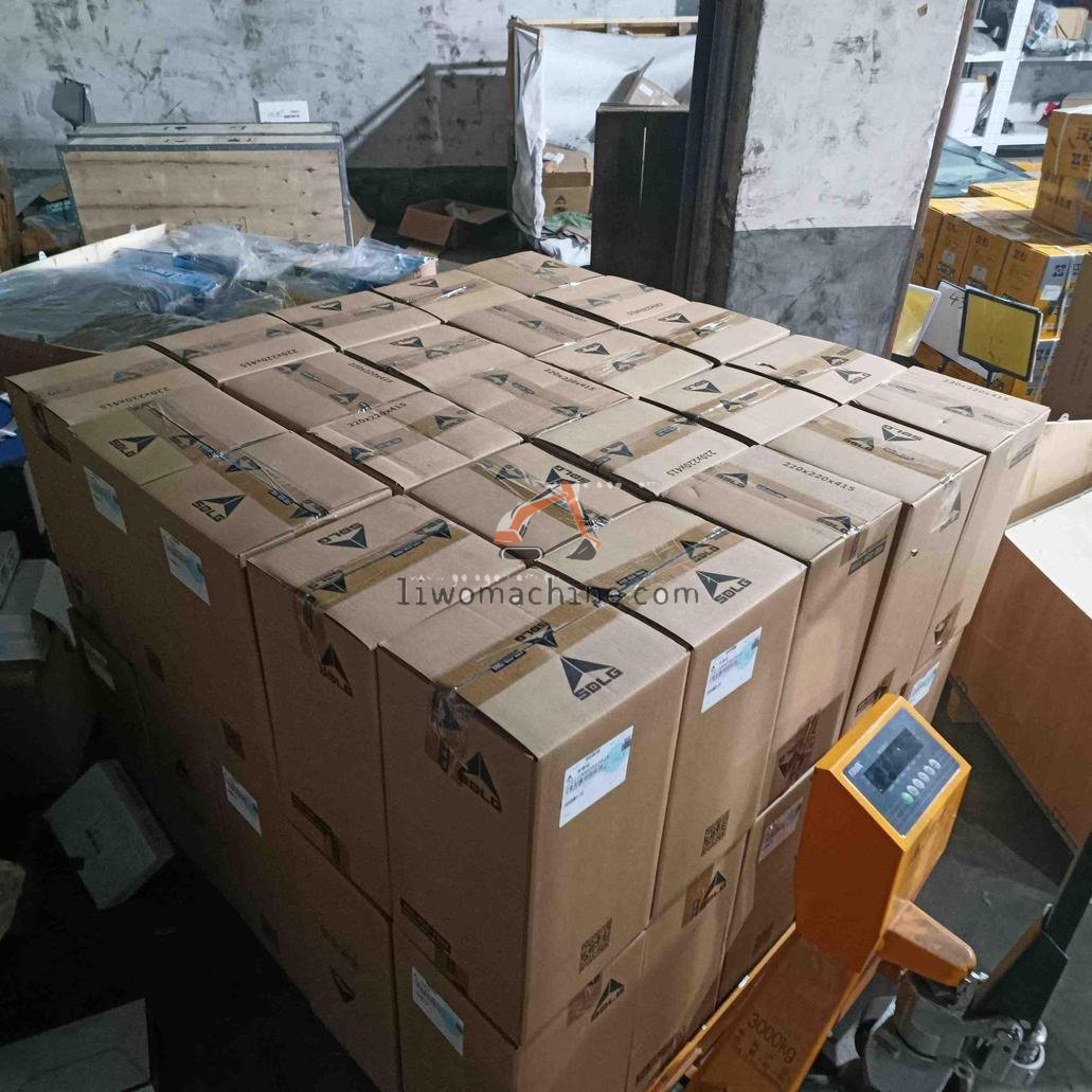 XCMG J4110002852014 最小销售量：40 - Professional Construction Machinery Parts