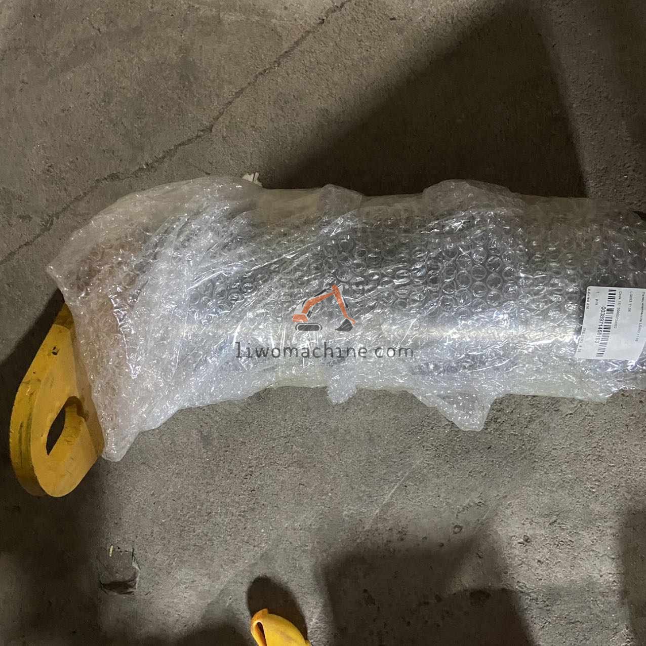 XCMG LG853.11.06 Tilt arm middle pin weldment - Professional Construction Machinery Parts