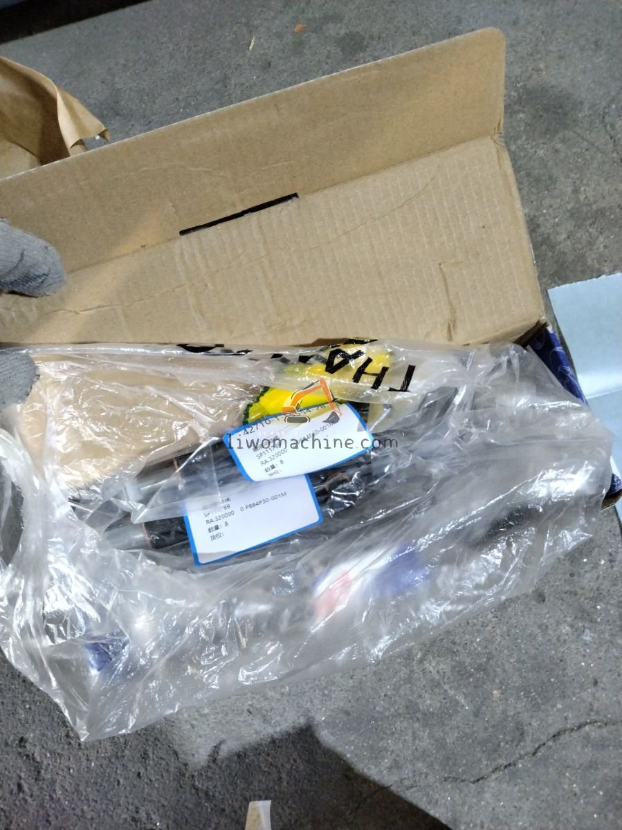 XCMG SP111769 喷油器总成 - Professional Construction Machinery Parts