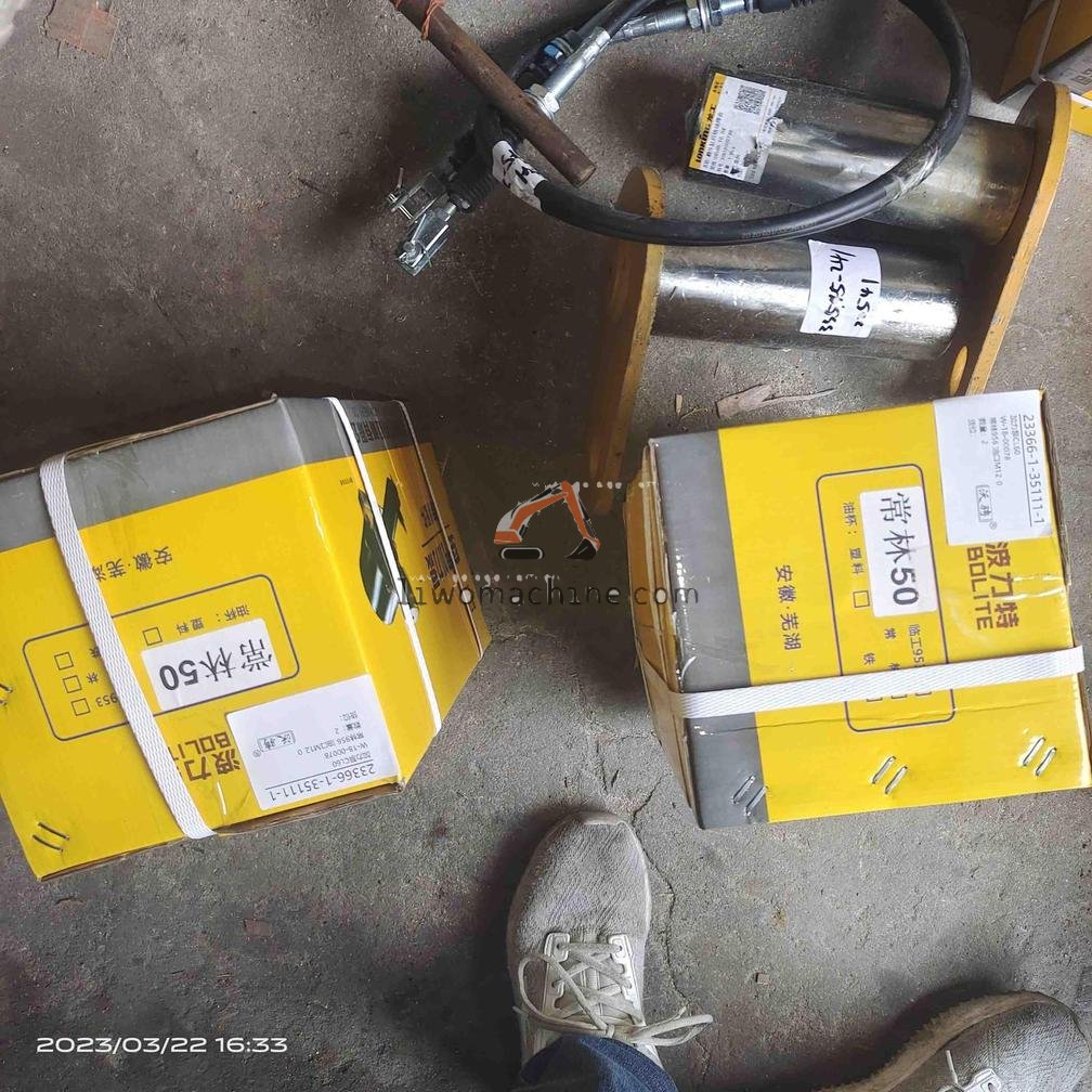 XCMG W-18-00078 加力泵CL60 - Professional Construction Machinery Parts