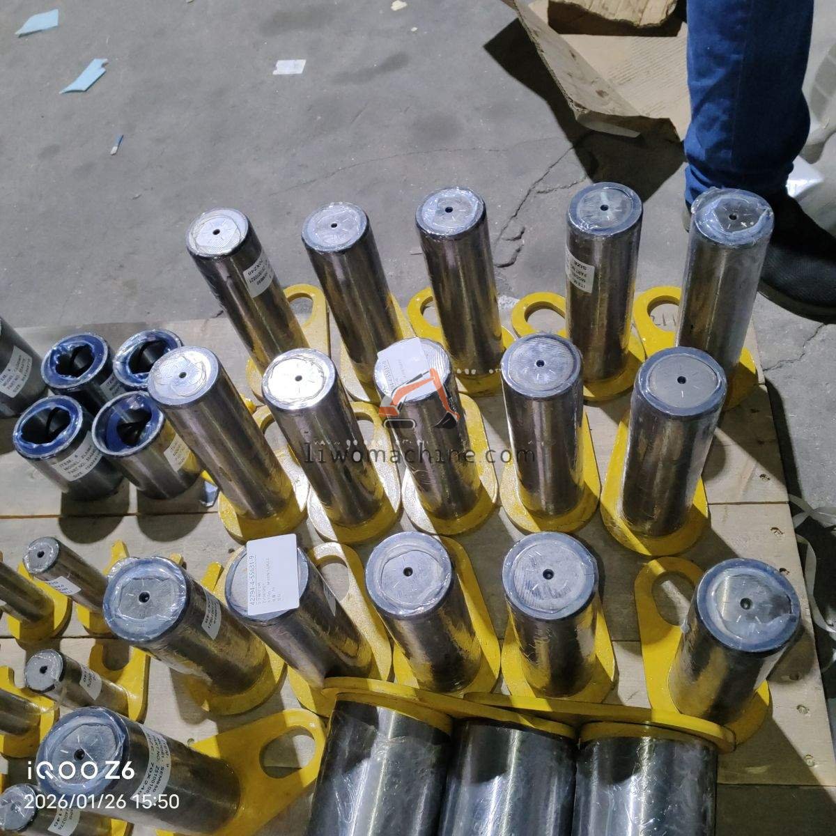 XCMG Z510010821 铲下销70*248 - Professional Construction Machinery Parts