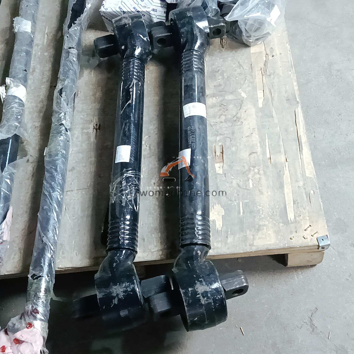 XCMG ZJ27120122471 后推力杆安装总成 - Professional Construction Machinery Parts